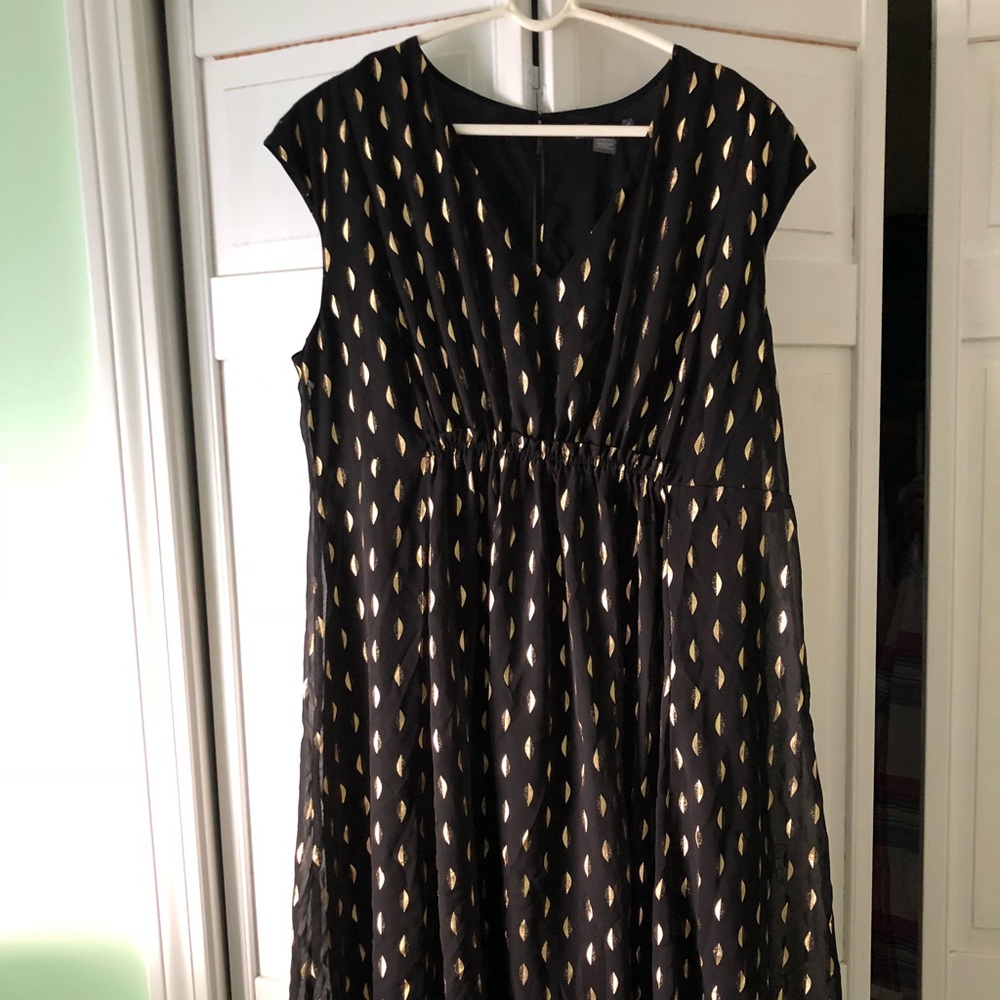 Pea in a Pod Maternity Dress